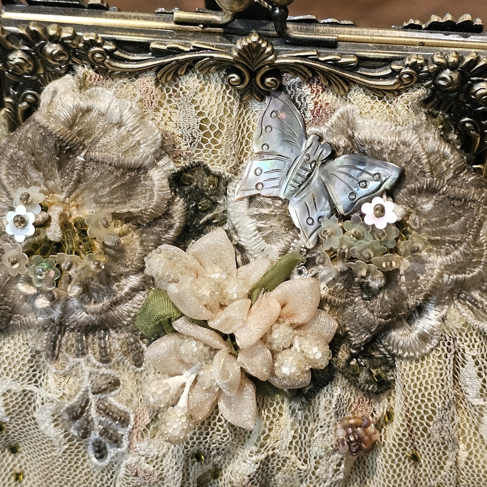 Mary Frances Cream Floral Embellished Evening Bag - Picture 4 of 5